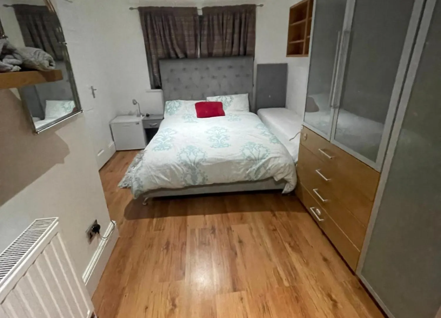 Luxurious 6-Bed Entire House In London Ilford Villa Holiday home
